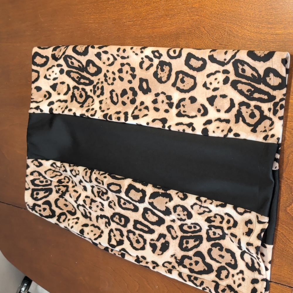Vince Camuto Animal Print Pencil Skirt Size Medium - Picture 12 of 13